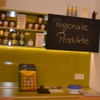Punkt gastronomiczny  z miejscem ekspozycji produktów regionalnych