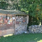 Plac zabaw edukacyjnych przy 'Domu Tysiąca Stawów' Plac zabaw edukacyjnych przy 'Domu Tysiąca Stawów'