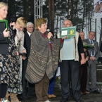 Upominek dla Chojnika od sołectwa Potasznia