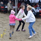 Tak bawiły się dzieci do muzyki płynącej ze sceny
