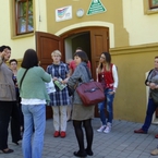 Dyrektor Iwona Grobelna oprowadza po schronisku